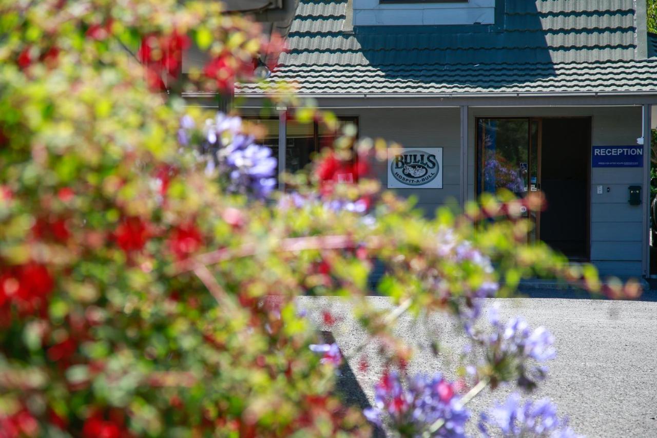 Bulls Motel & Holiday Park Halcombe Exterior photo