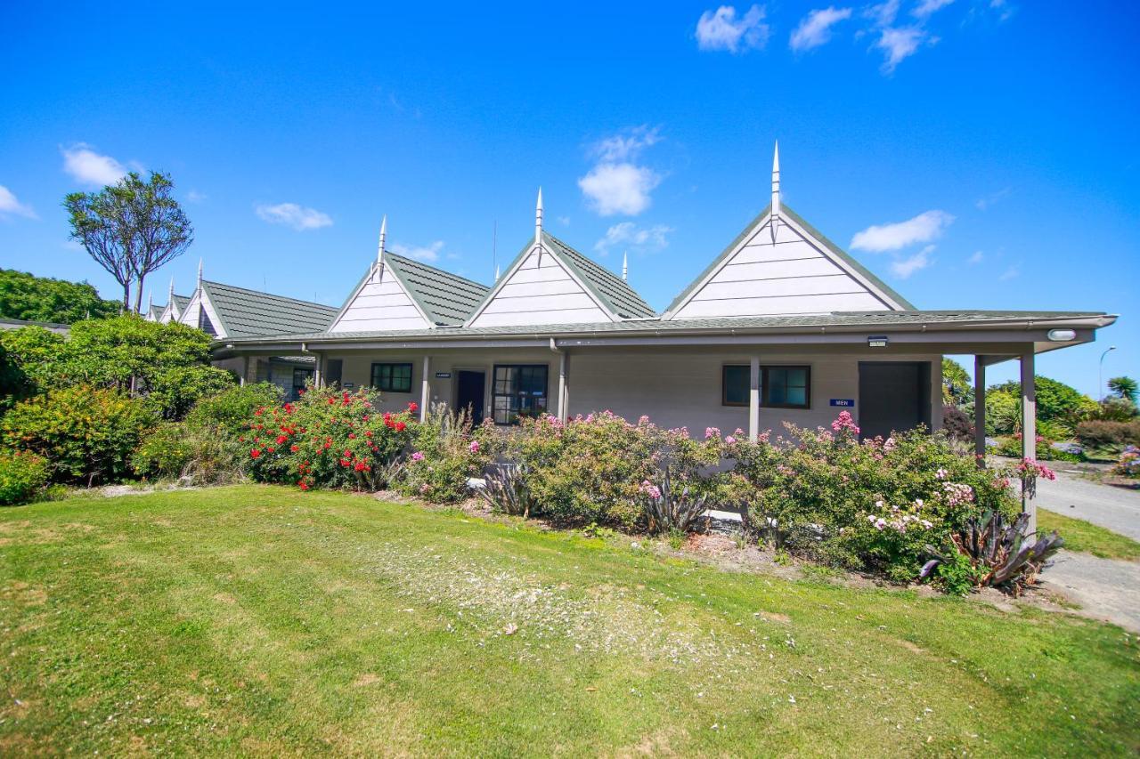 Bulls Motel & Holiday Park Halcombe Exterior photo